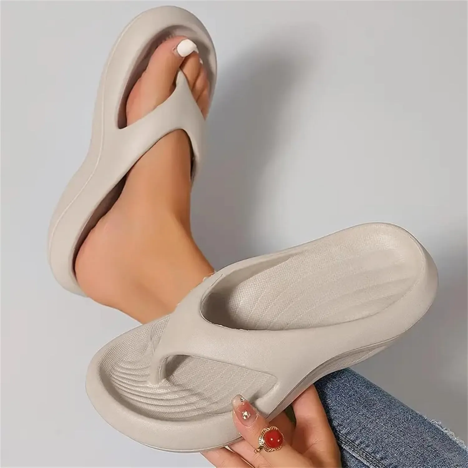Canbebig Flip Flops for Women Ultra Soft Arch Support Sandals Non-Slip Shower Bathroom Beach Slides Lightweight Summer Beach Shoes Thong Flip Flops