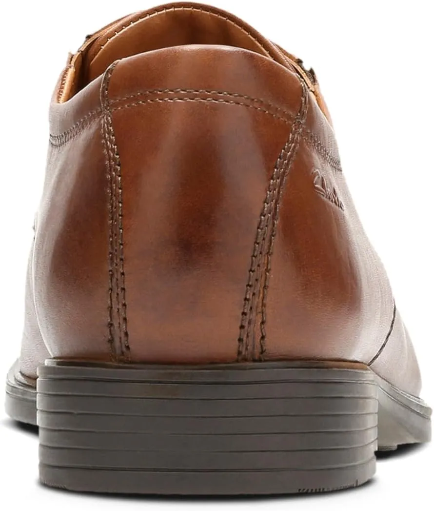 Clarks Men's Tilden Plain Derby