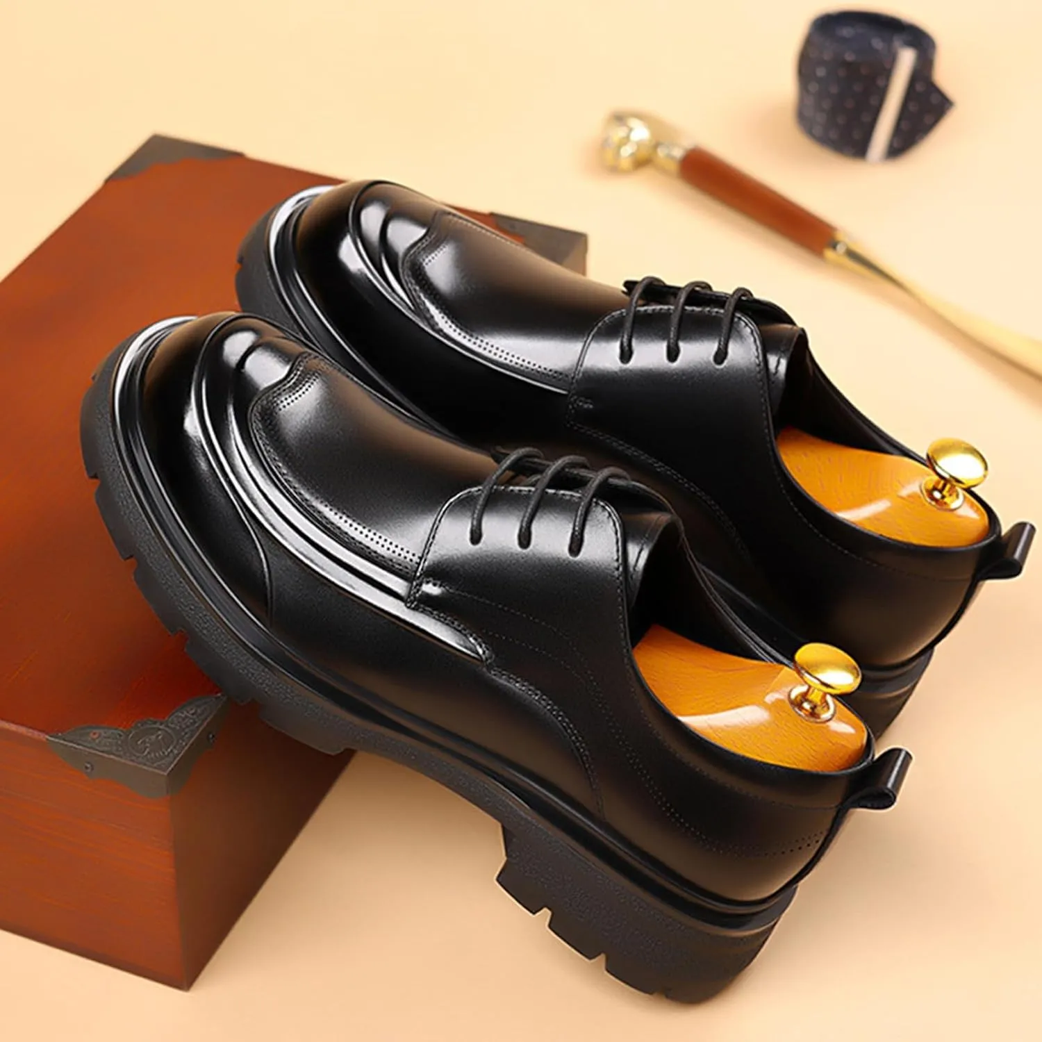 Men's Fashion Genuine Leather Wingtip Dress Oxford Shoes Retro Round Toe Comfortable Lug Sole Non-Slip Lace-Up Dress Shoes Business Work Shoes