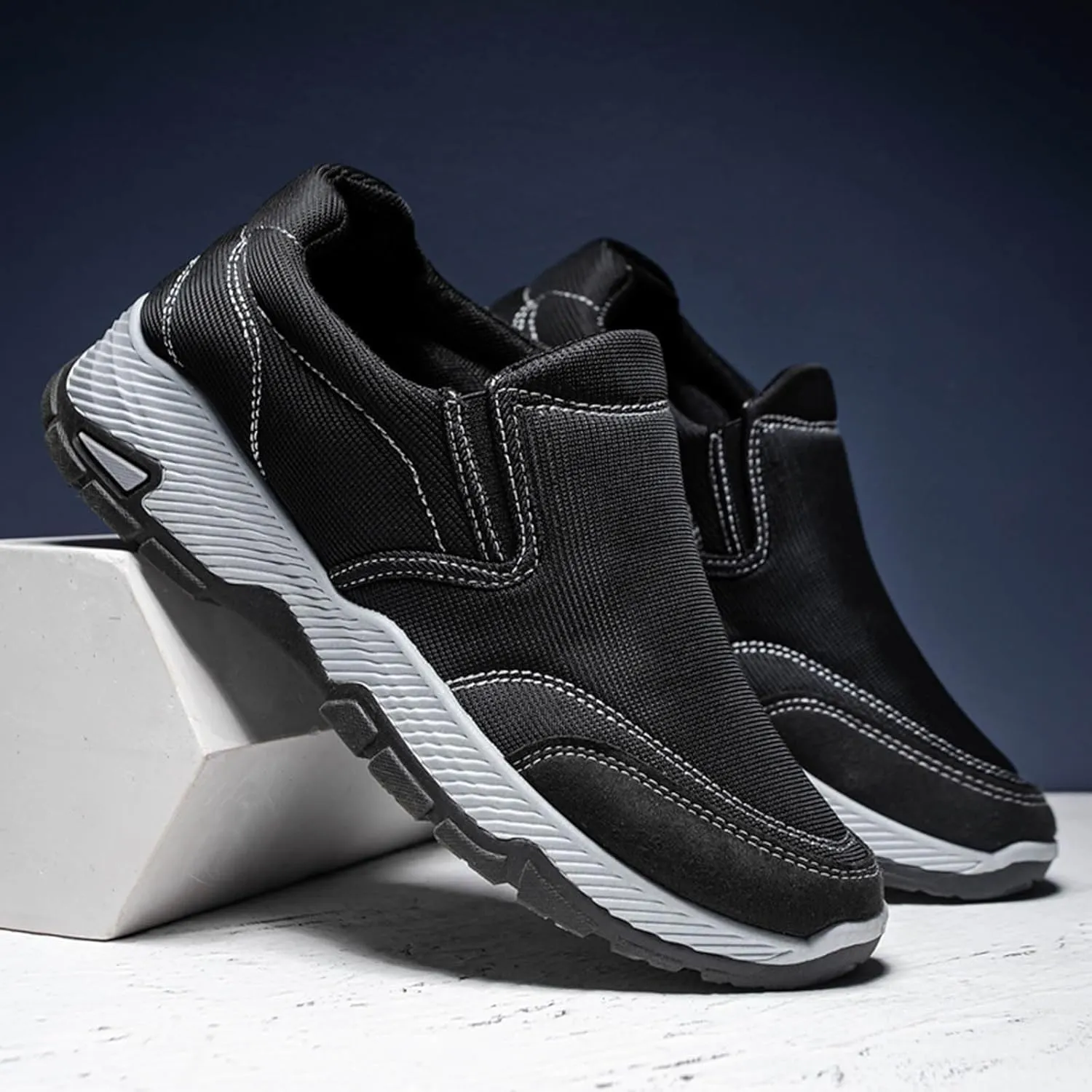 Mens Slip On Men's Fashion Solid Color Breathable Casual Shoes One Foot Stirrup Non Slip Soft Sole Walking Shoes