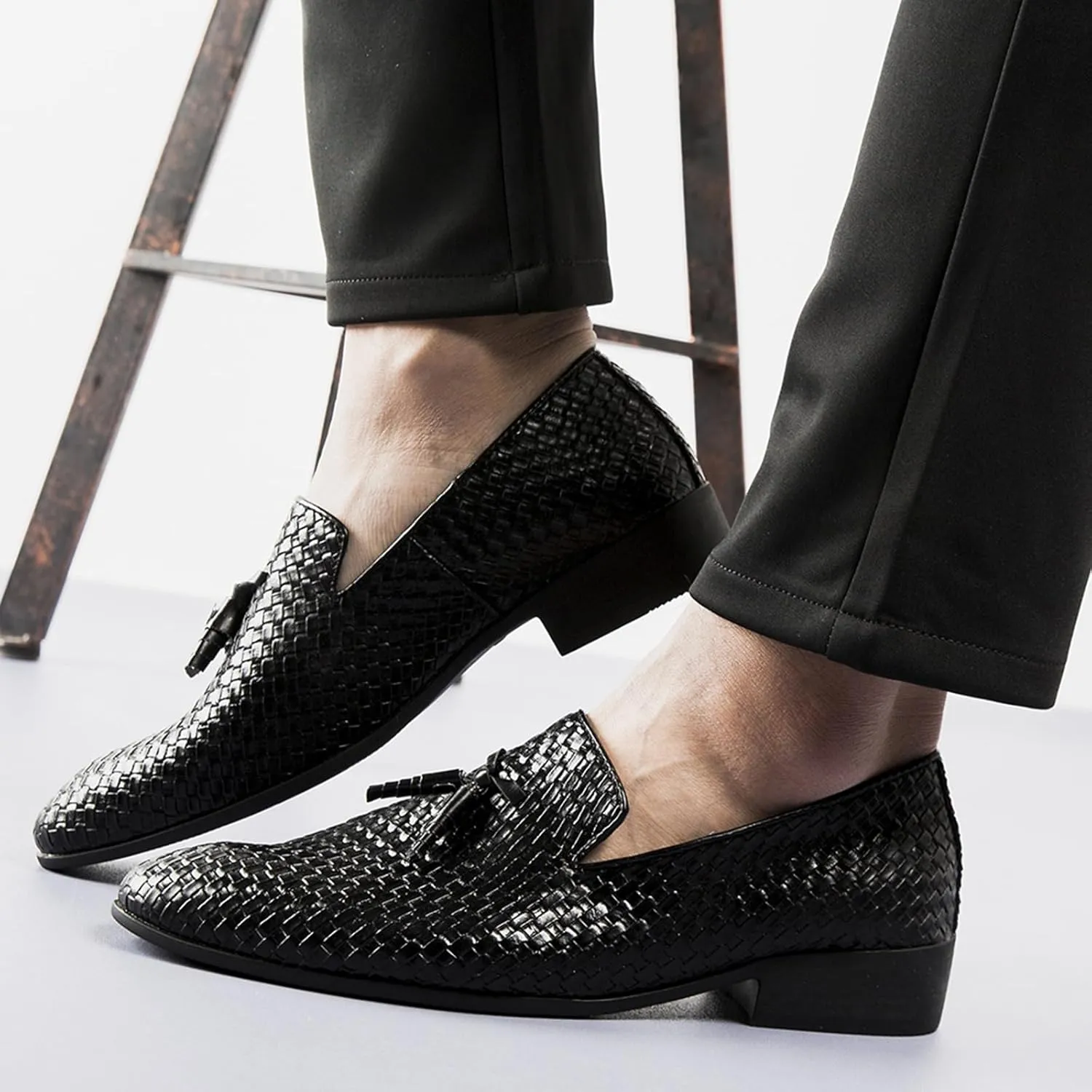 Men's Woven Tassel Loafers Round Toe Casual Leather Shoes Fashion Slip On Walking Dress Shoes for Men