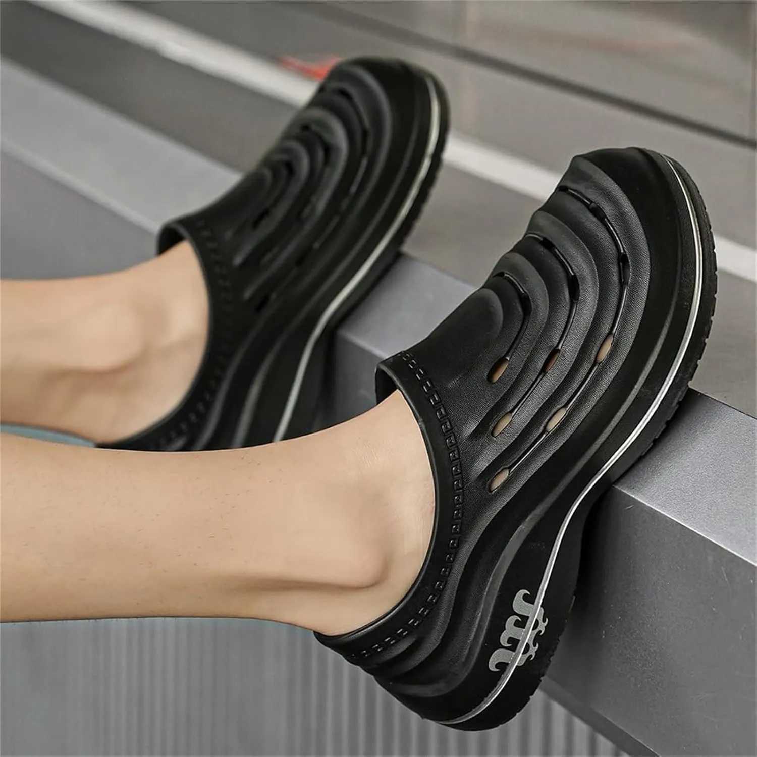 Non Slip Work Shoes Women Men Lightweight & Waterproof Food Service Chef Shoe Breathable Comfortable Nursing Nurse Shoes Wide Width Sneakers Garden Clogs