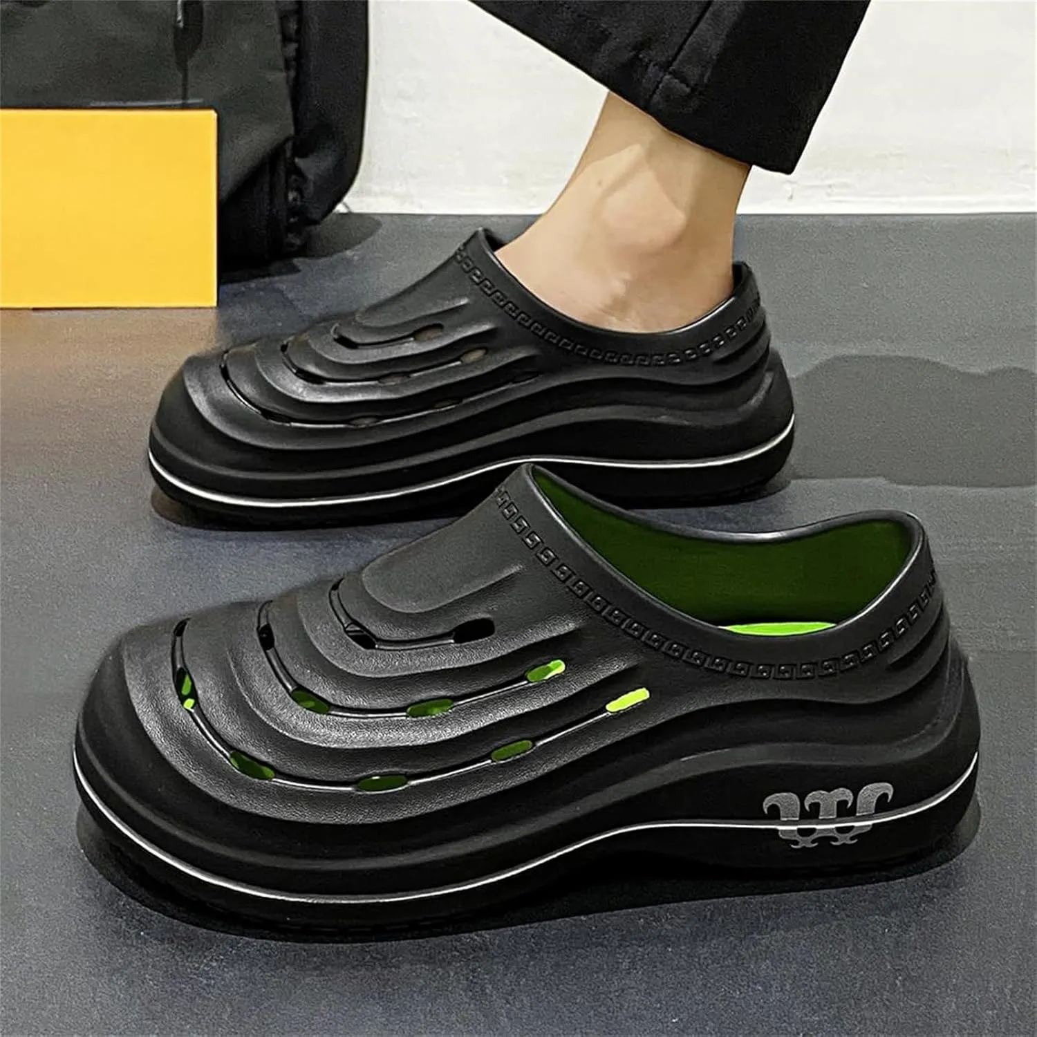 Non Slip Work Shoes Women Men Lightweight & Waterproof Food Service Chef Shoe Breathable Comfortable Nursing Nurse Shoes Wide Width Sneakers Garden Clogs