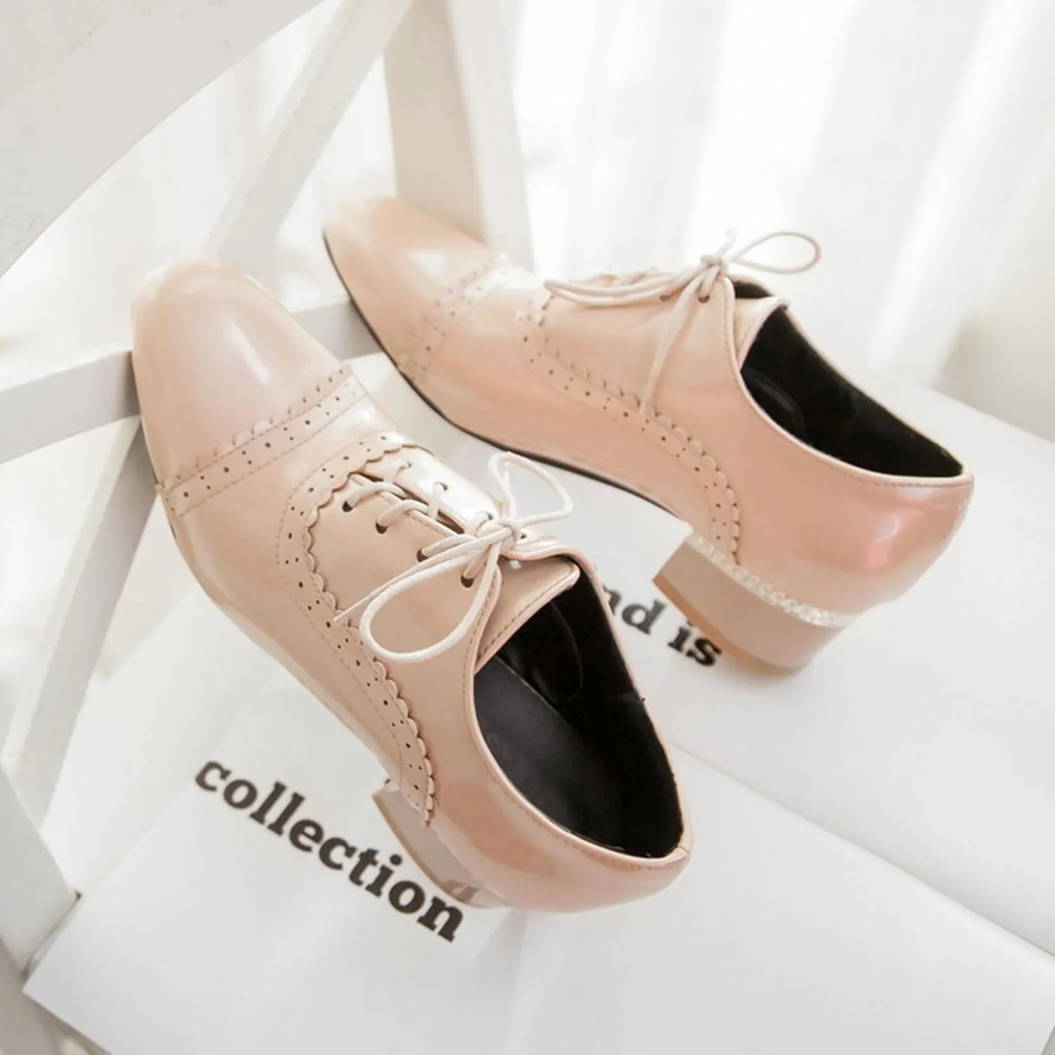 SHEMEE Women's Patent Leather Pointed Toe Flat Oxfords Pumps Vintage Wingtip Low Heels Lace Up Retro Brogues Dress Shoes